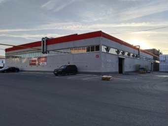 Почему фасад здания темнеет со временем